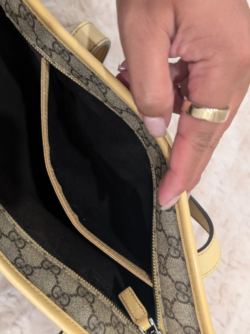 Gucci Beige Monogram Tote Bag - Beige/Yellow Trim